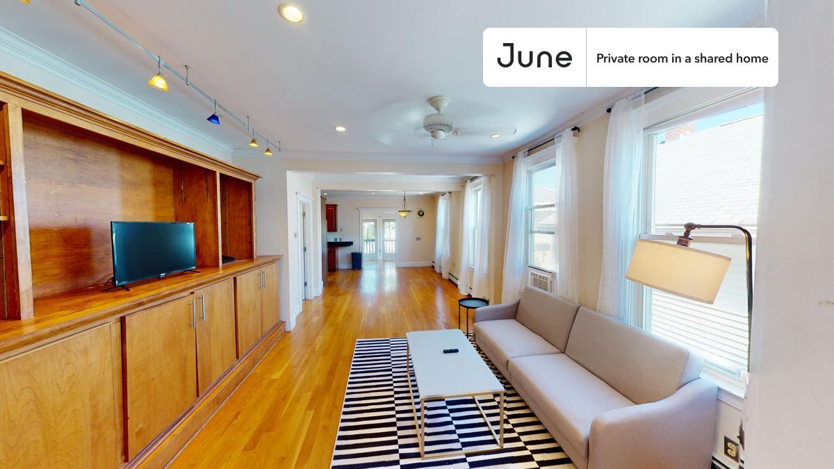29 Spring Garden St in Boston, MA - Building Photo