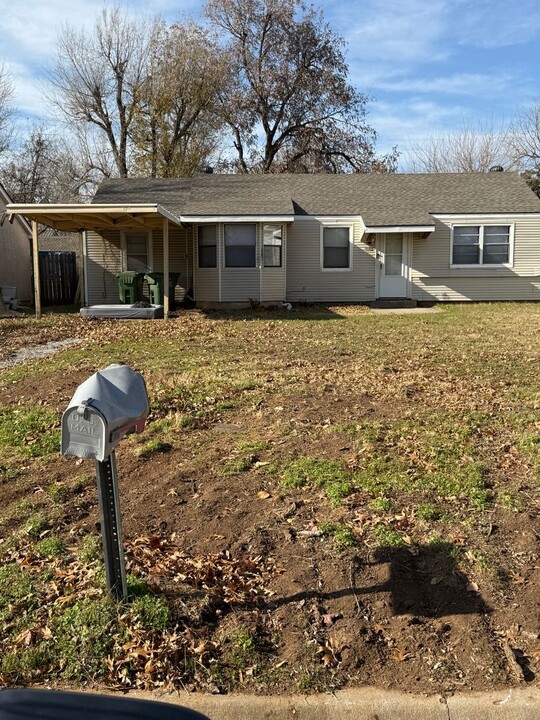 428 S 8th St in Yukon, OK - Building Photo