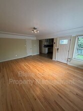 5226 SE Clinton St in Portland, OR - Building Photo - Building Photo