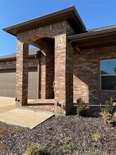 1908 Albany Ln in Cleburne, TX - Building Photo - Building Photo