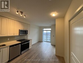 38-2138 Annie Craig Dr in Toronto, ON - Building Photo - Building Photo