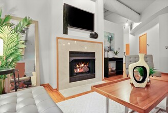 910 S Michigan Ave, Unit 519 in Chicago, IL - Building Photo - Building Photo