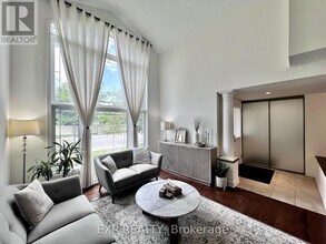 700 Beatrice Dr in Ottawa, ON - Building Photo - Building Photo
