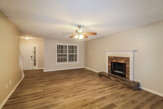 29 Windcrest Dr in Covington, GA - Foto de edificio - Building Photo