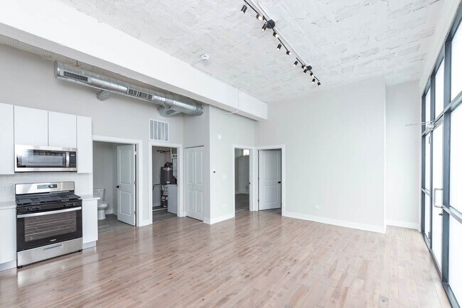 2000 W 22nd Pl in Chicago, IL - Building Photo - Building Photo