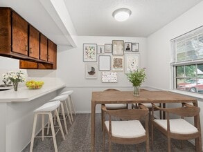 Evergreen Park Townhomes and Apartments in Lansing, MI - Building Photo - Building Photo