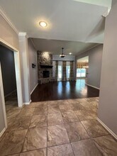 617 Huntwick Ln in Tyler, TX - Foto de edificio - Building Photo