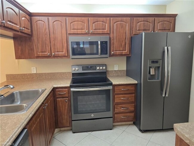 2656 Kings Lake Blvd in Naples, FL - Building Photo - Building Photo