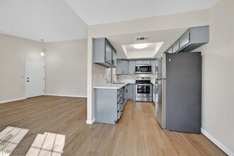 5064 Jeffreys St in Las Vegas, NV - Building Photo - Building Photo