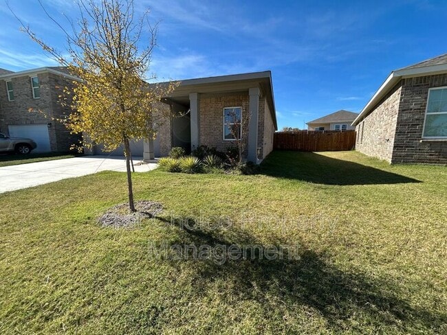 8229 Pitchfork Dr in Fort Worth, TX - Building Photo - Building Photo