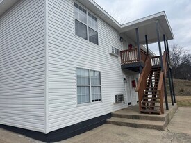 323 S 12th St in Van Buren, AR - Building Photo