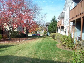 367 Pembroke Ln in Glen Ellyn, IL - Foto de edificio - Building Photo