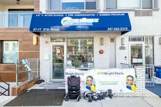 27-17 27th St in Astoria, NY - Foto de edificio - Building Photo