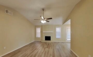 1019 Cedar Run Dr in Duncanville, TX - Building Photo - Building Photo