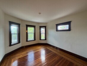 298A Highland Ave, Unit 3 in Somerville, MA - Building Photo - Building Photo