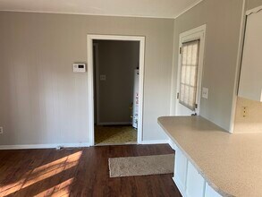 300 W Greenfield Dr in Wake Village, TX - Building Photo - Building Photo