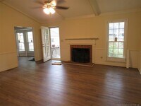 212 Renton Ct photo'