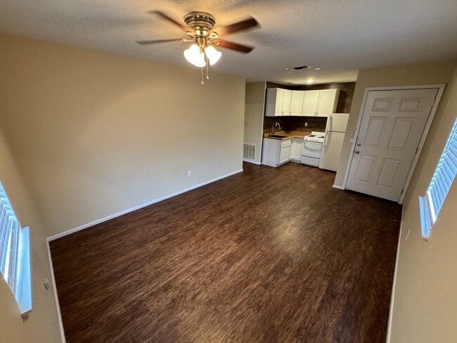 1010 Rockmoor in Canyon Lake, TX - Building Photo - Building Photo