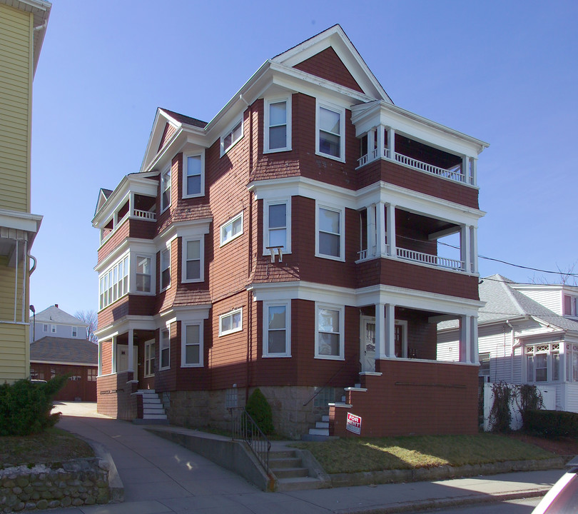 121 Osborn St in Fall River, MA - Building Photo