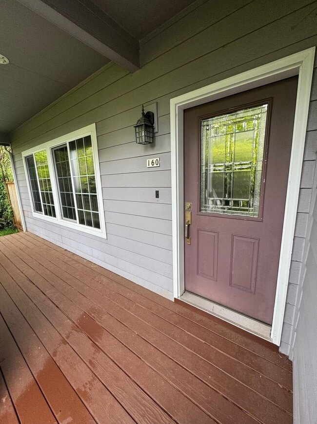 160 W Lexington Ave in Astoria, OR - Building Photo - Building Photo