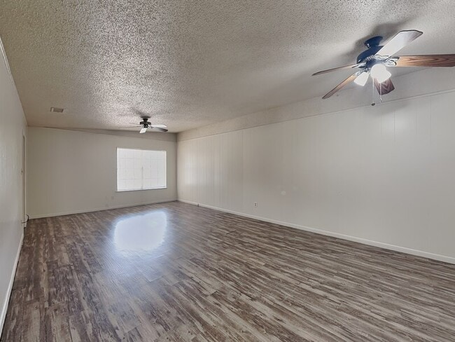 6220 Wheaton Dr in Fort Worth, TX - Building Photo - Building Photo