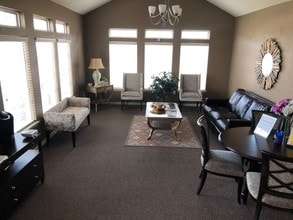 Wedgewood Apartments in Wellington, KS - Foto de edificio - Building Photo