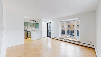 1355 N Gaylord St in Denver, CO - Building Photo - Building Photo