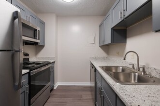 Esplanade at City Park in New Orleans, LA - Foto de edificio - Building Photo