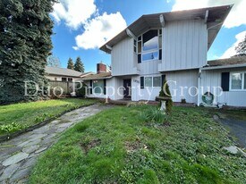 1311-1311 G St in Springfield, OR - Building Photo