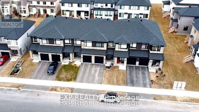 926 Brian Good Ave in Ottawa, ON - Building Photo - Building Photo
