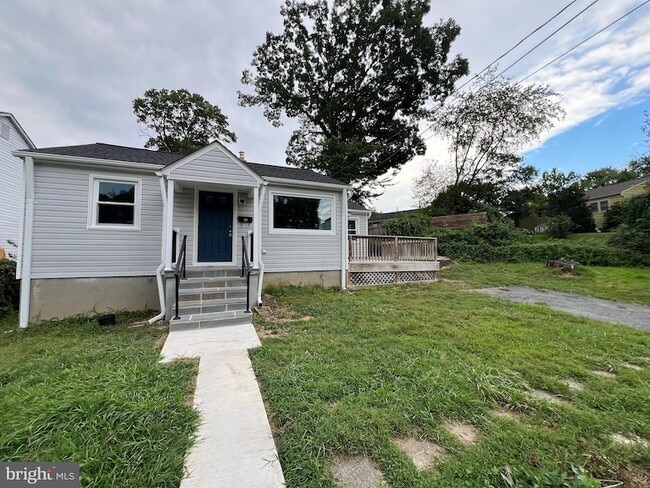 904 Gilbert Rd in Rockville, MD - Building Photo - Building Photo