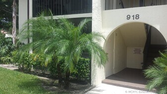 4850 Sable Pine Cir in West Palm Beach, FL - Building Photo