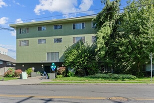 Broadmoor in Spokane, WA - Building Photo