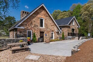 Mill House at East Cobb Apartment Homes