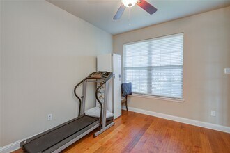 12902 Oak Fls Dr in Pearland, TX - Foto de edificio - Building Photo