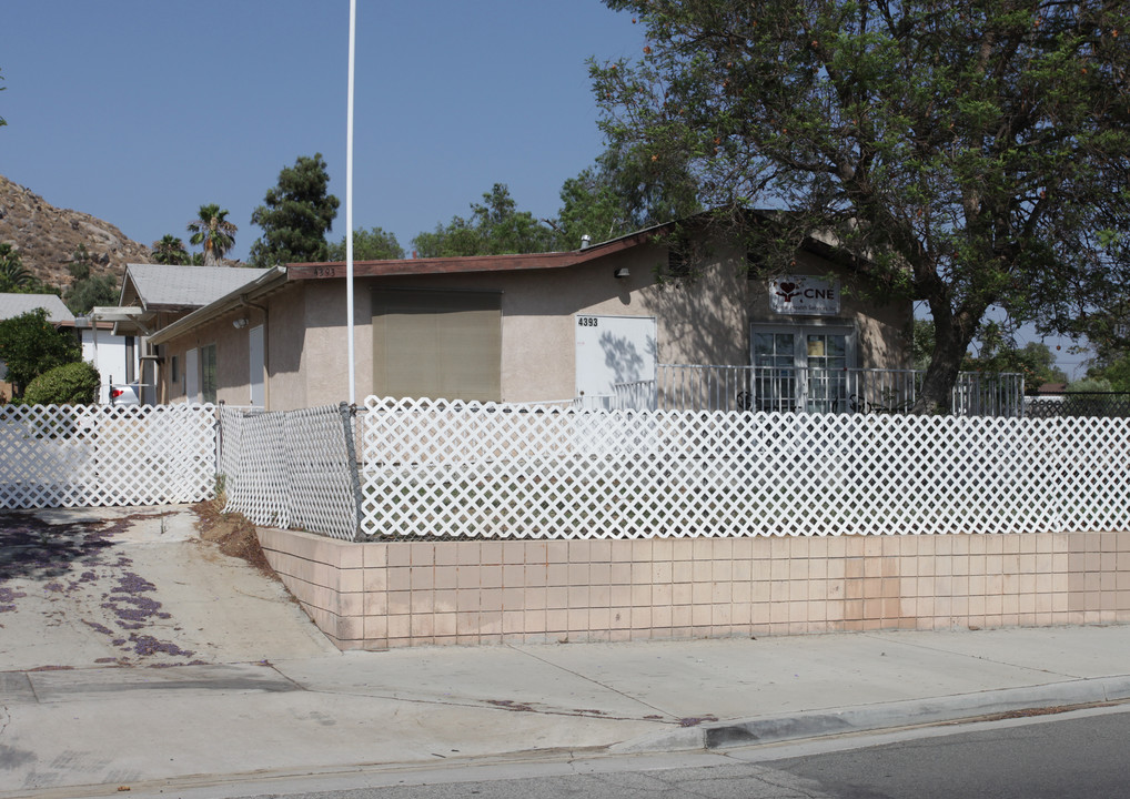 4393 Tyler St in Riverside, CA - Building Photo