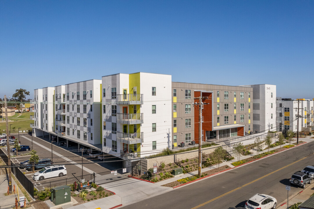 Amanecer Apartments in San Diego, CA - Building Photo