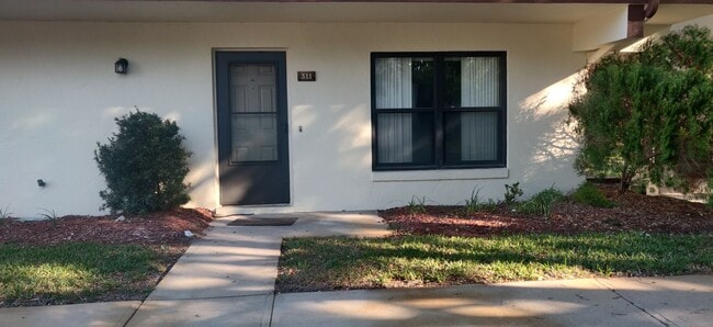 property at 112 Lacosta Ln