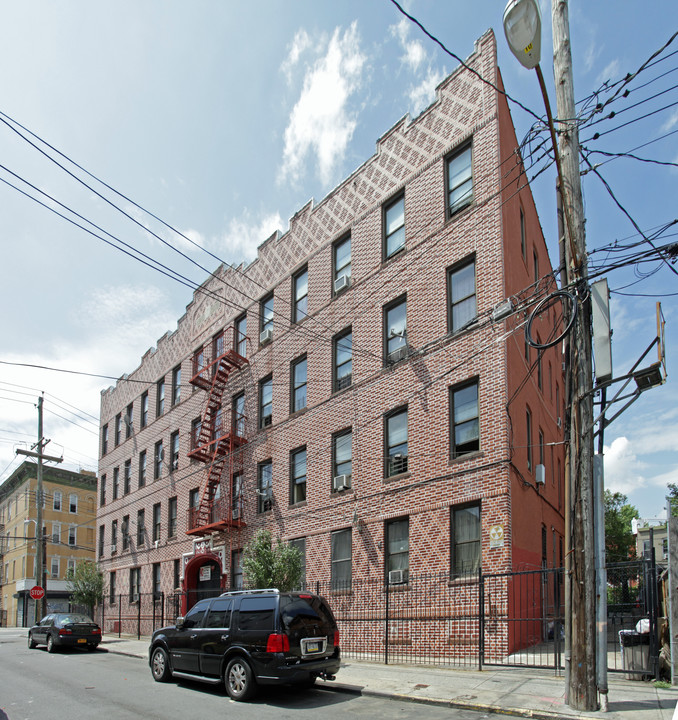 127 Mckinley Ave in Brooklyn, NY - Foto de edificio