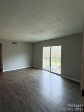 702 Farmhurst Dr in Charlotte, NC - Foto de edificio - Building Photo