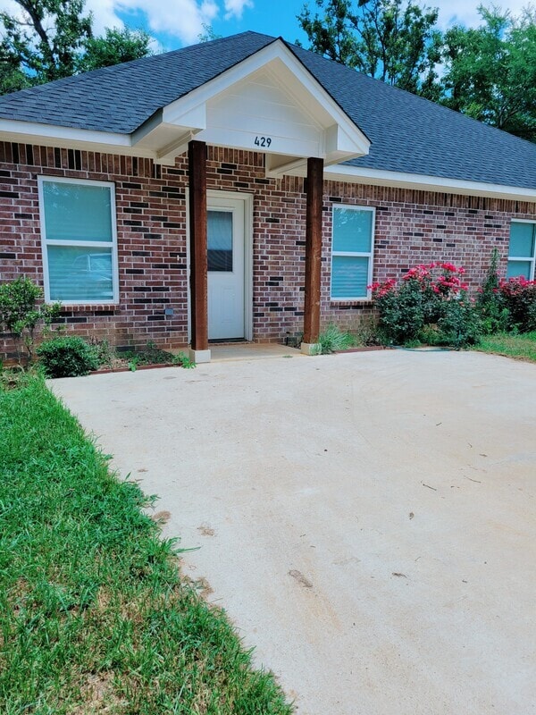 property at 429 Brentwood Dr