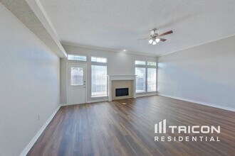 1362 Meadow Creek Dr in Lancaster, TX - Building Photo - Building Photo