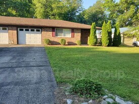 3877 E Beulah Ave in North Terre Haute, IN - Building Photo