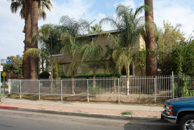 8956 Columbus Ave in North Hills, CA - Building Photo - Building Photo