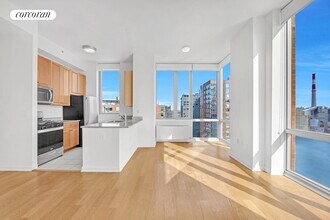 425 E Main St in New York, NY - Building Photo - Building Photo