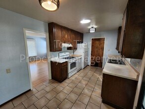 99 Price Ln in Pleasant Hill, CA - Building Photo - Building Photo