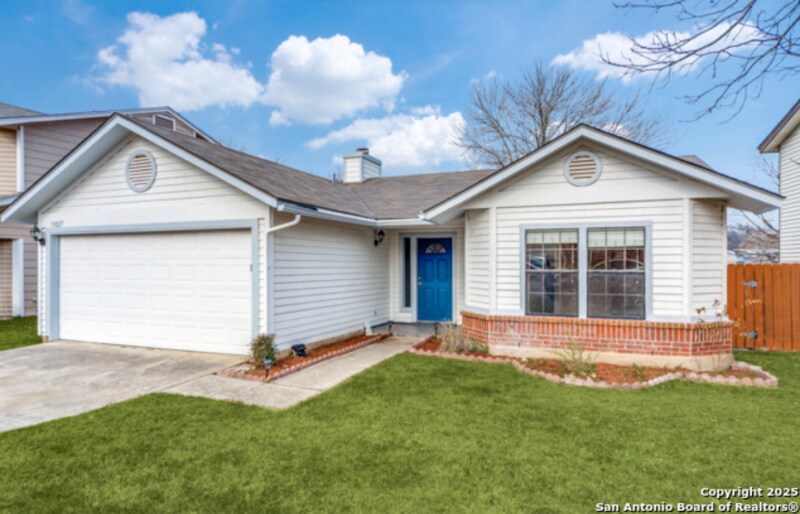 13027 Feather Ridge Dr in San Antonio, TX - Building Photo