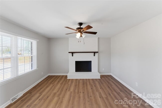 527 Wilson Farm Rd in Gastonia, NC - Foto de edificio - Building Photo