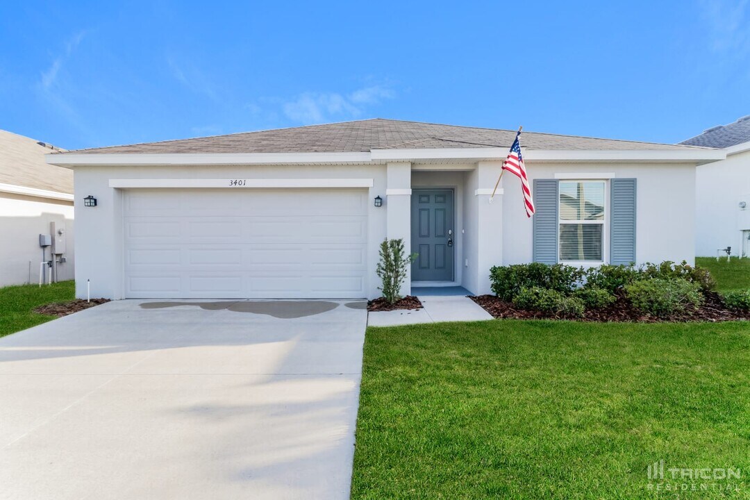 3401 Autumn Amber Dr in Spring Hill, FL - Building Photo
