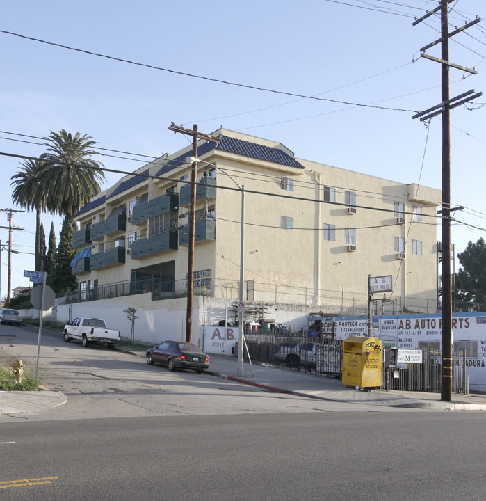 310 Parkman Ave in Los Angeles, CA - Foto de edificio